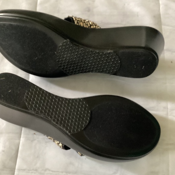 ITALIANA by Italian Shoemakers  SANDALS ( Size: 11) Color::Golden Beige) - Picture 6 of 7